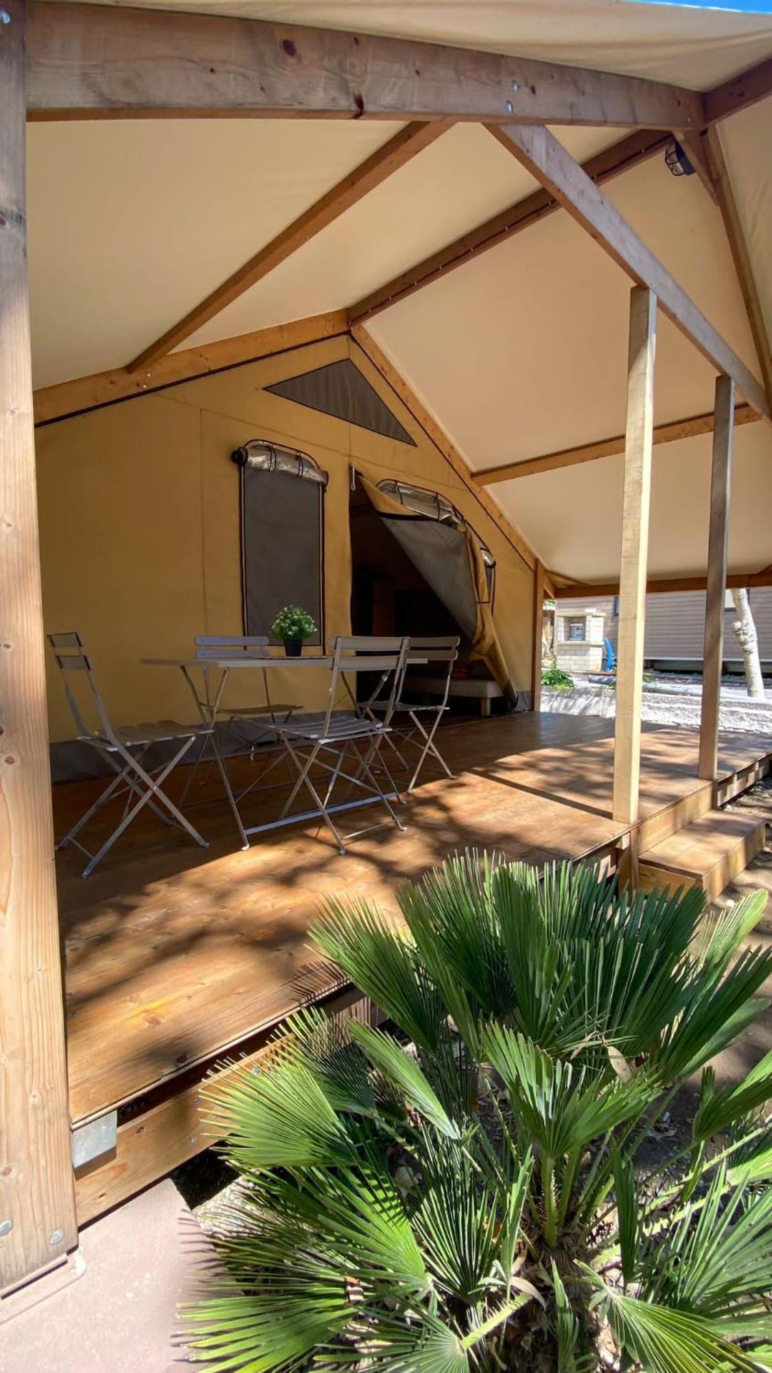 Il Pampaleone Glamping And Resort 阿奇雷亚莱 外观 照片