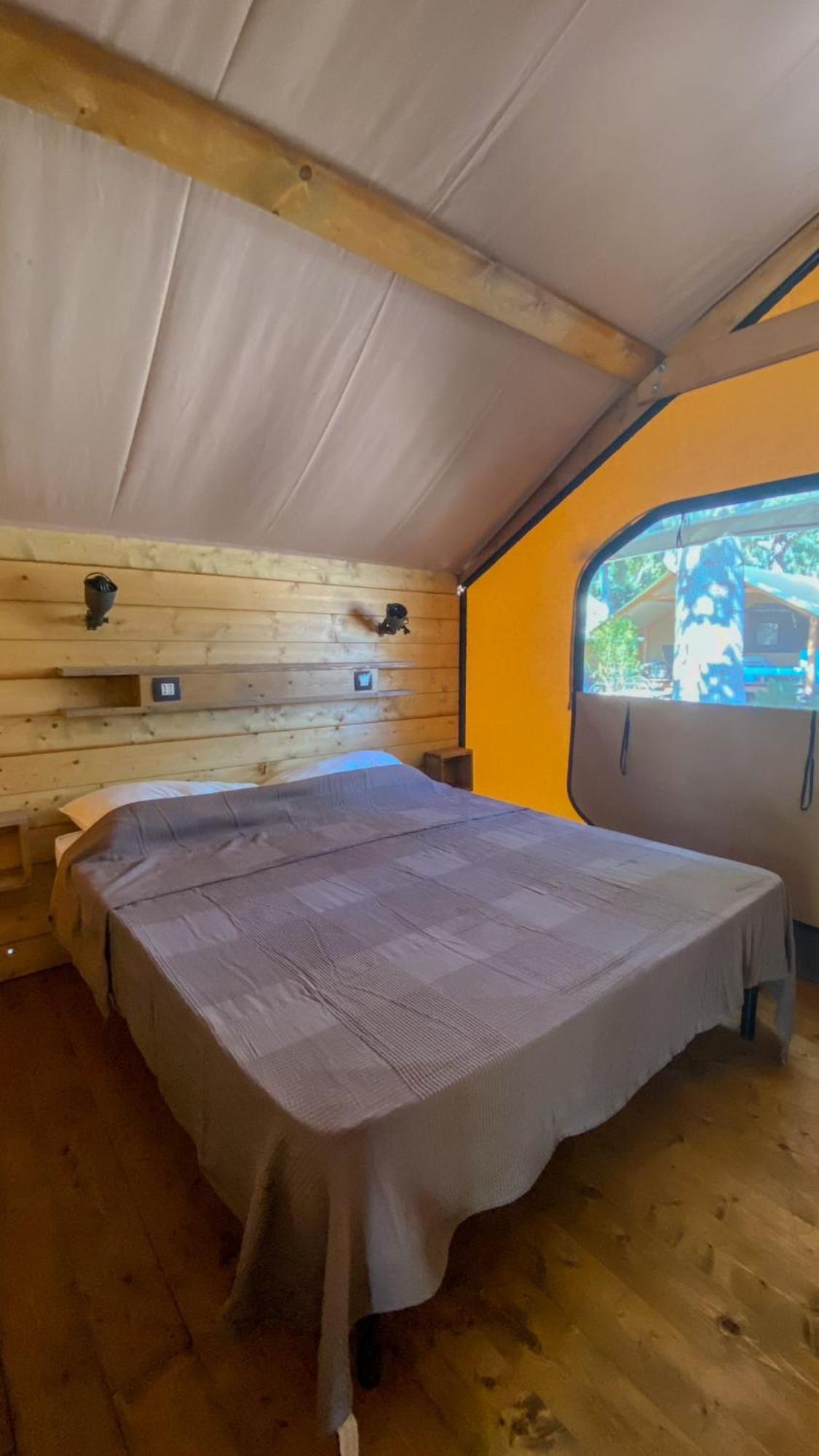 Il Pampaleone Glamping And Resort 阿奇雷亚莱 客房 照片